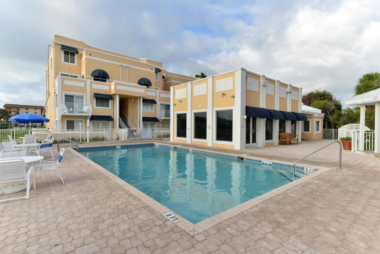Royal Mansions Resort Cape Canaveral Exterior photo